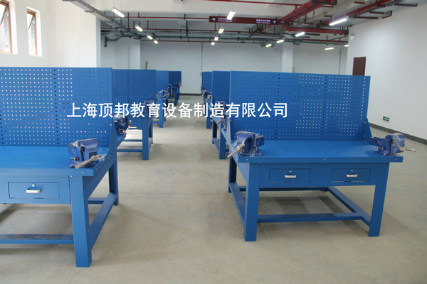 钳工实训室建设方案(图2) 钳工工作台