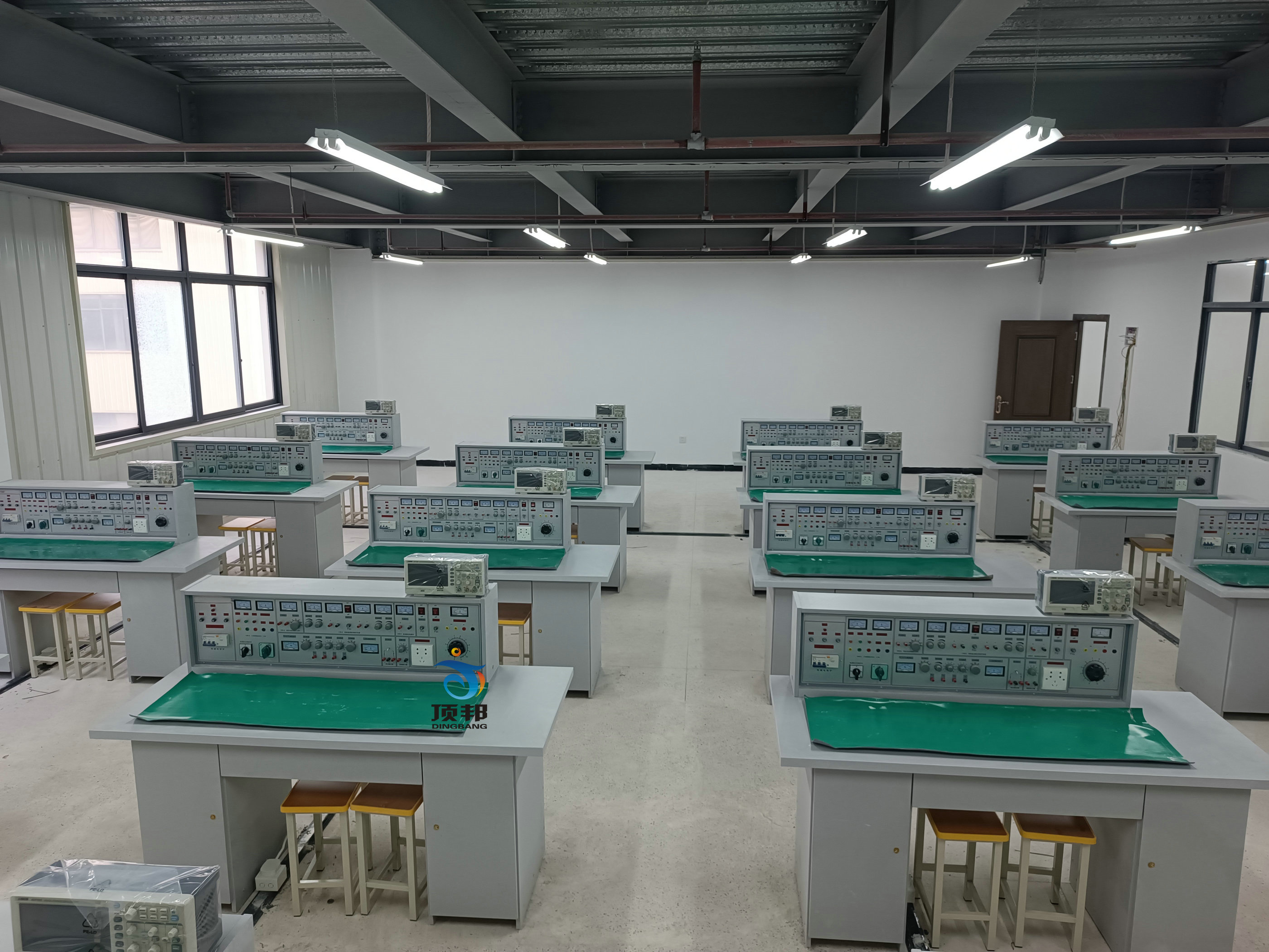 电工电子实验室设备,电工实训设备,电工电子设备(图1) 通用智能型电工.电子实验室成套设备