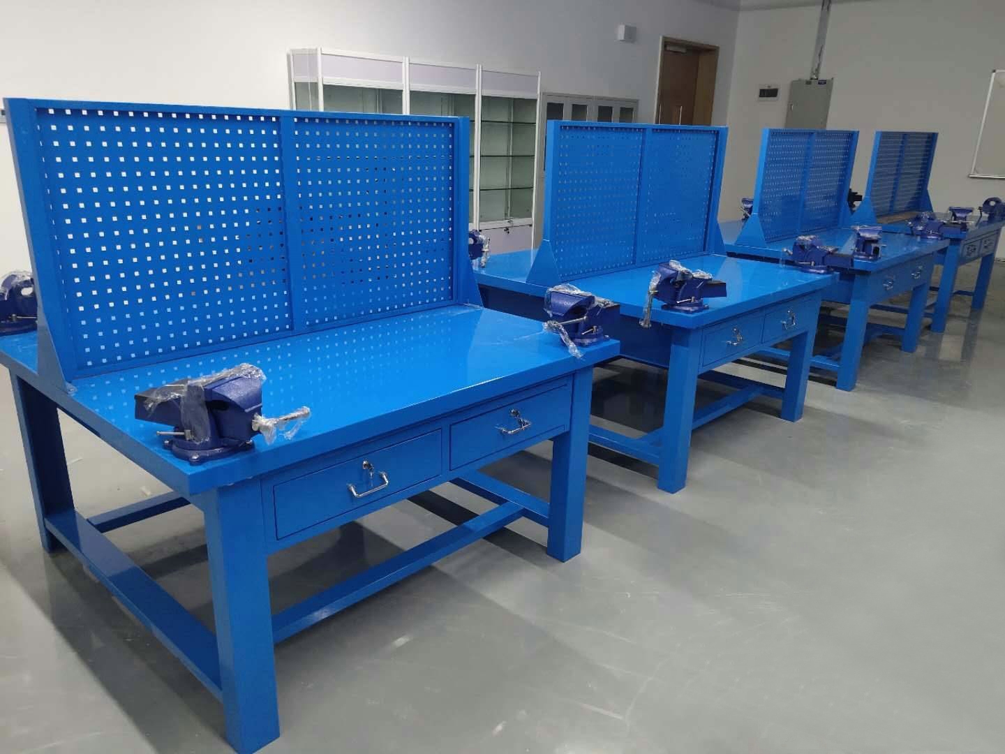 钳工实训室方案(图3) 钳工工作台